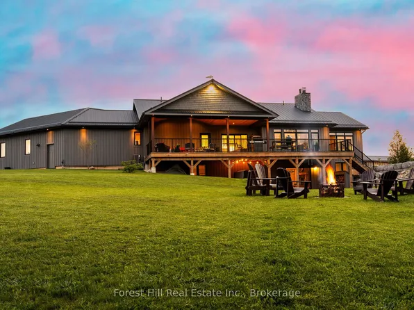 240 Lookout Dr, West Grey, ON N0C 1H0