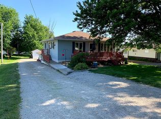 9 South St, Urbana, IA 52345