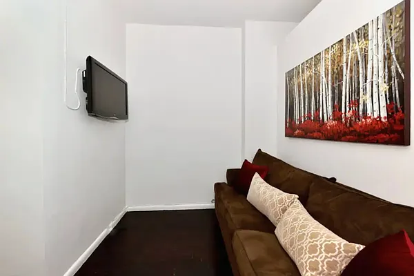 Rented by Corcoran | media 18