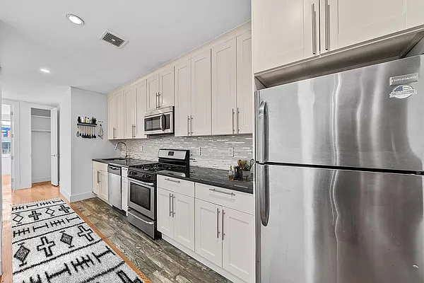 Rented by Vector New York, LLC | media 14