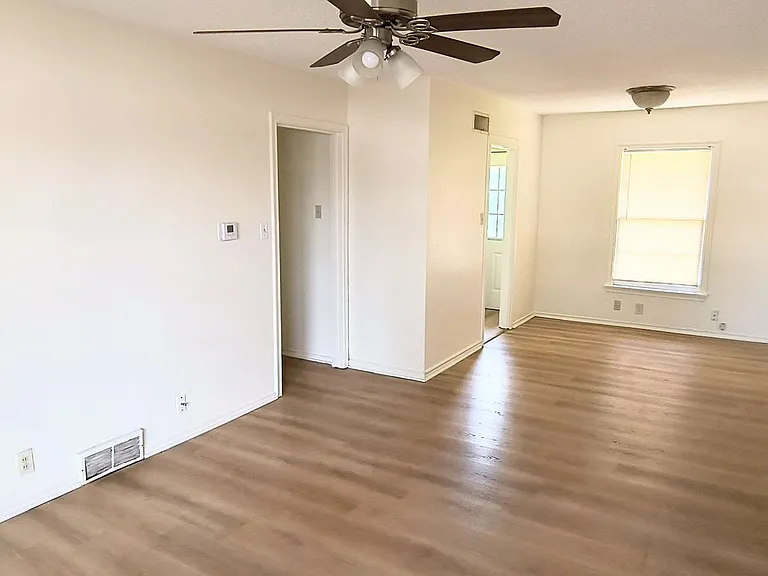 1015 Westway St — Photo 13