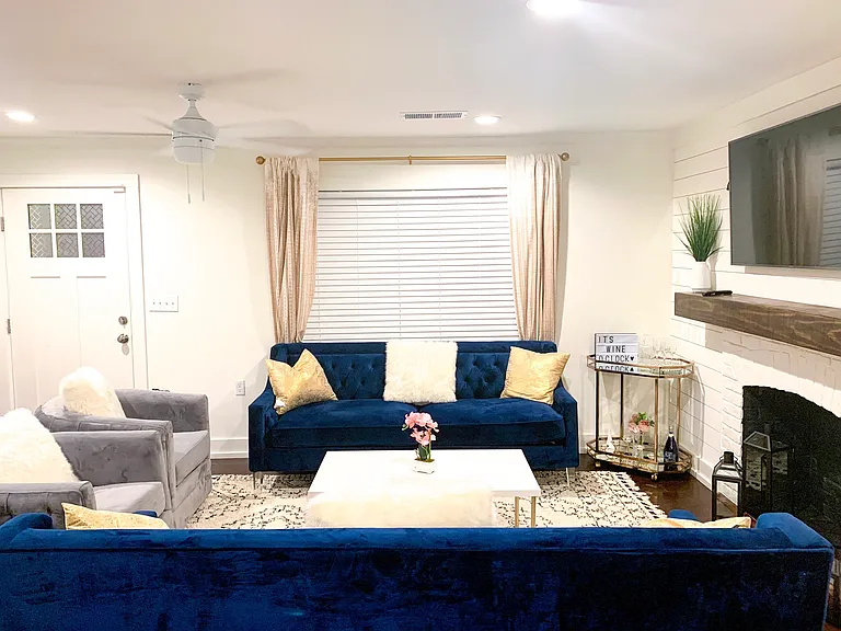 32 Harlan Rd SW — Photo 1