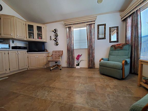 4th image of 418 E Barrel Cactus Ln