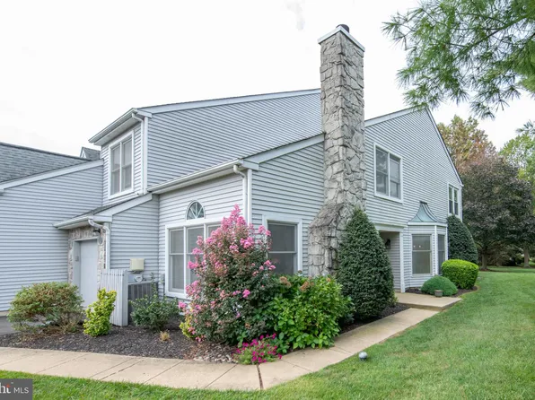 7 Nathan Ct, Newtown, PA 18940