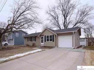 10952 Prairie Hills Dr, Omaha, NE 68144