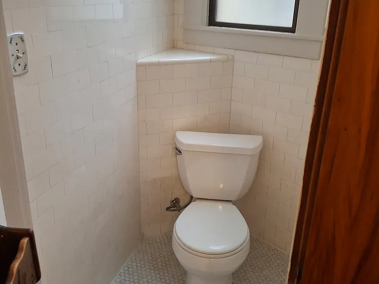 887 26th Ave — Photo 8