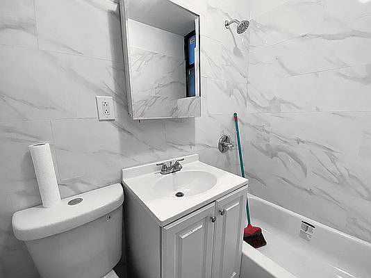 4th image of 1741 Amsterdam Ave APT 3C