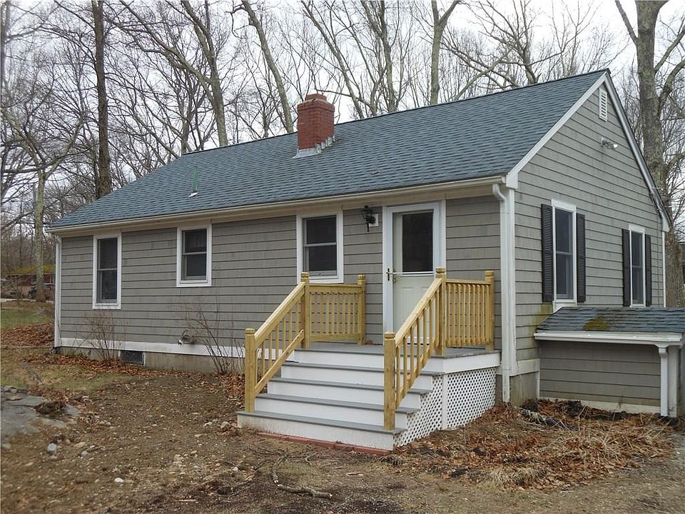 2nd image of 241 Quaker Ln