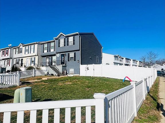 4th image of 639 Kittendale Rd