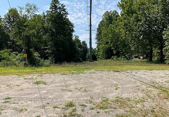 3rd image of 157 Gainesville Hwy