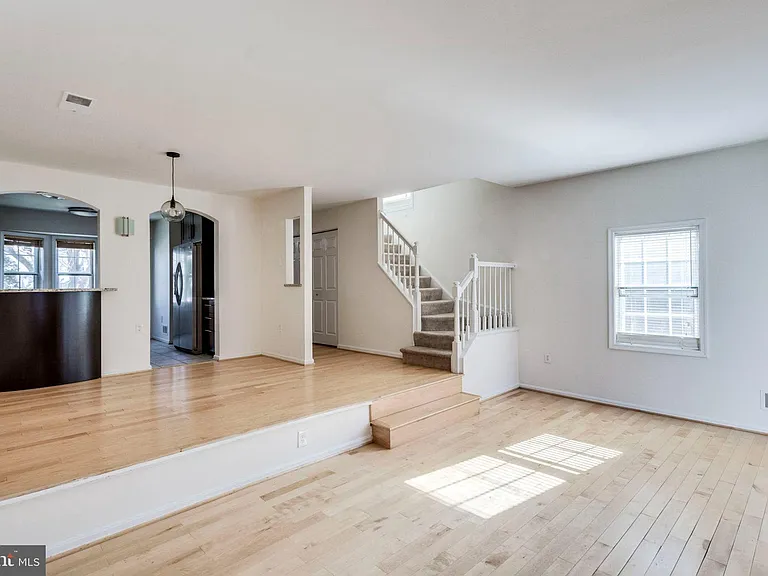 9977 Capperton Dr — Photo 8