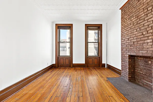 Rented by Compass | media 10