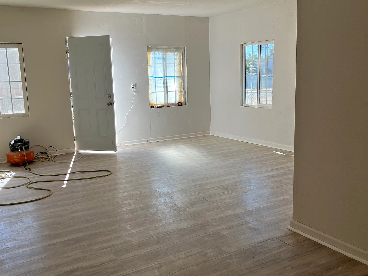 533 W Williams St — Photo 2