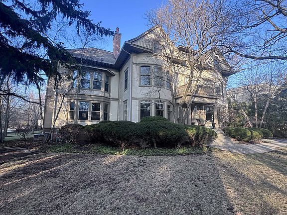 3rd image of 1499 Sheridan Rd