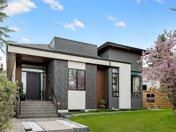 1027 N 39th Ave NW, Calgary, AB T2K 0E2