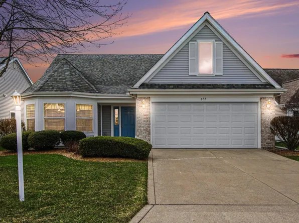 655 Surrey Walk Dr, Valparaiso, IN 46385