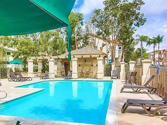 3rd image of 874 Wisteria Dr