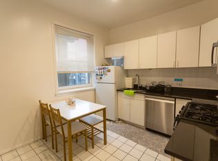 1451 W Flournoy St APT 2E, Chicago, IL 60607