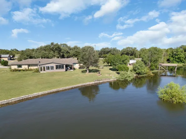 208 Iris Ln, Buchanan Dam, TX 78609