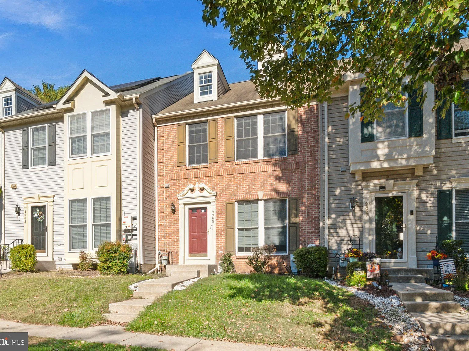 4 bed, 4.0 bath, 2660 sqft, $3,150 — Photo 2