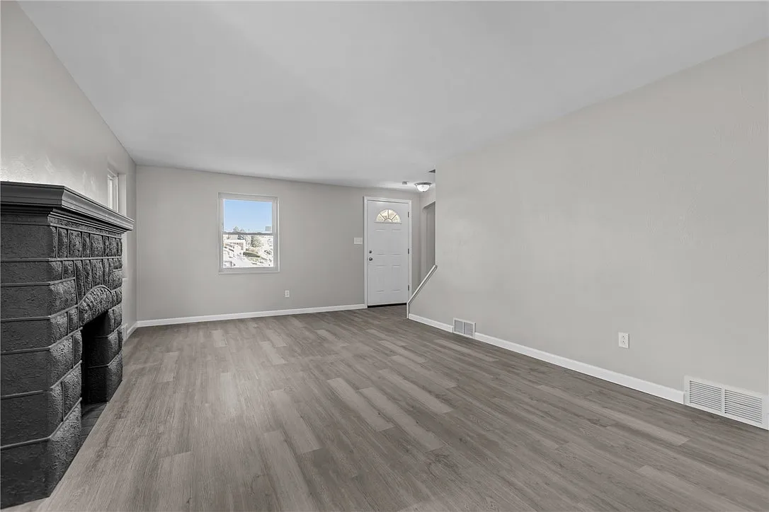 3 bed, 1232 sqft, $1,700 — Photo 4