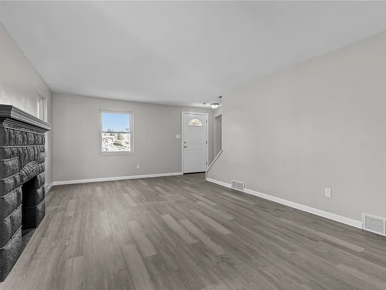 2982 Kestner Ave — Photo 4