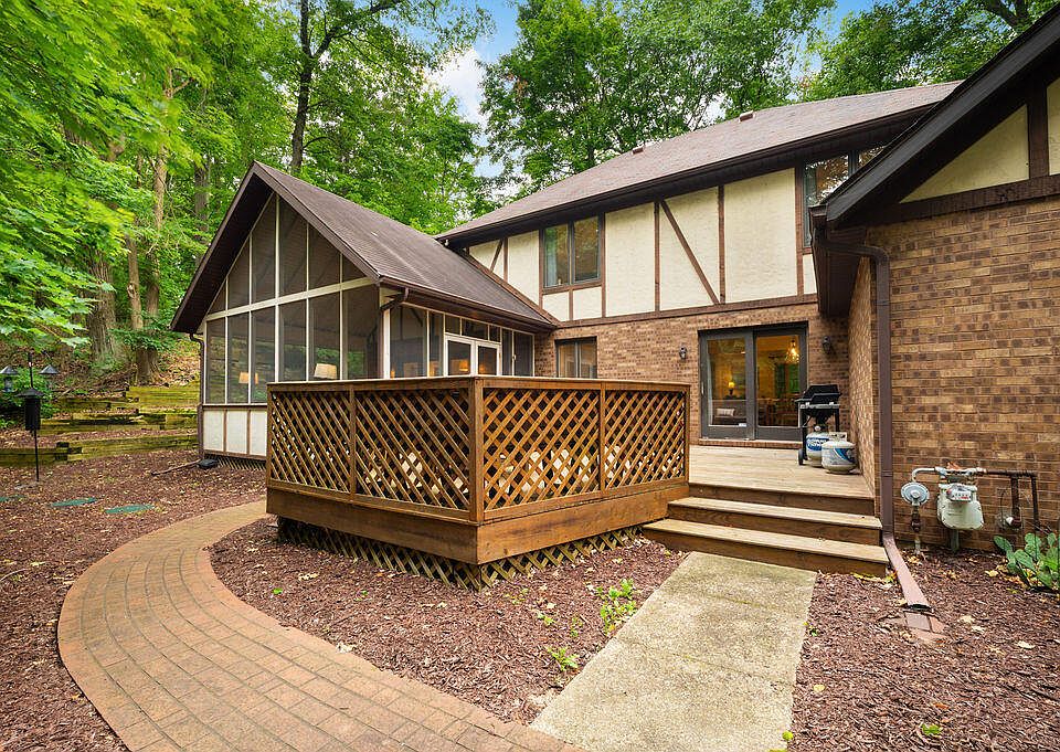 9576 Hillside Dr, Bridgman, MI 49106 | Zillow