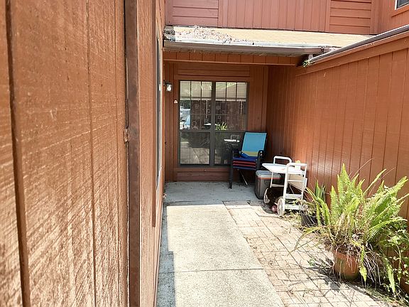 3rd image of 5724 SW 8th Pl