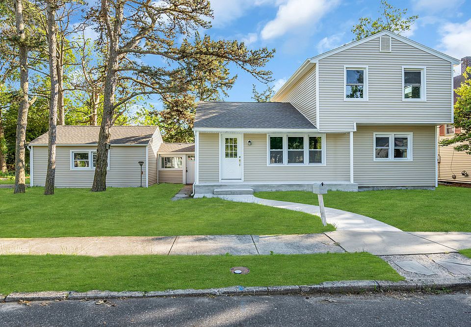 1st image of 32 Northfield Ave