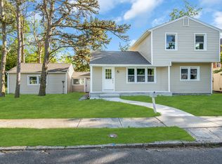 32 Northfield Ave, Northfield, NJ 08225