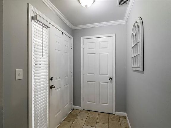 4th image of 612 Vinings Forest Ct SE