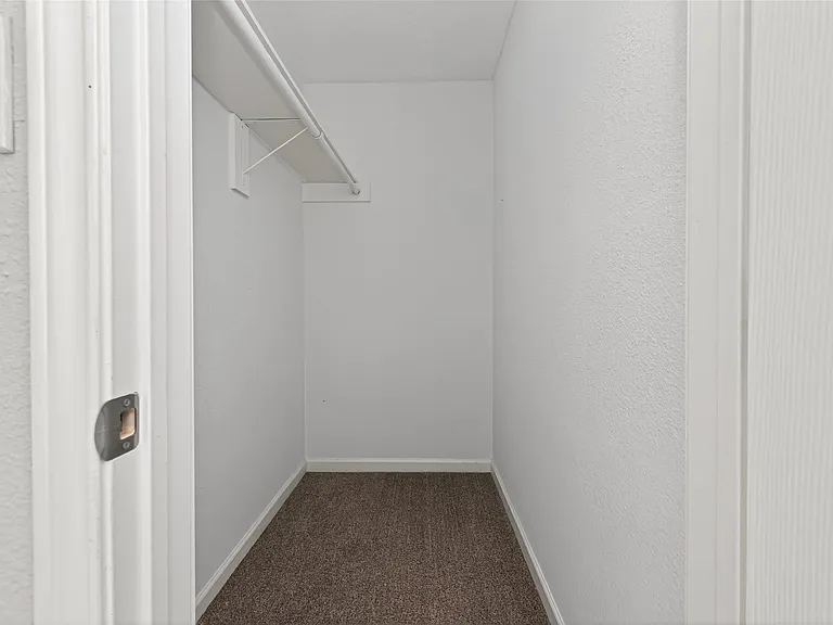 21146 Caney Dr — Photo 33