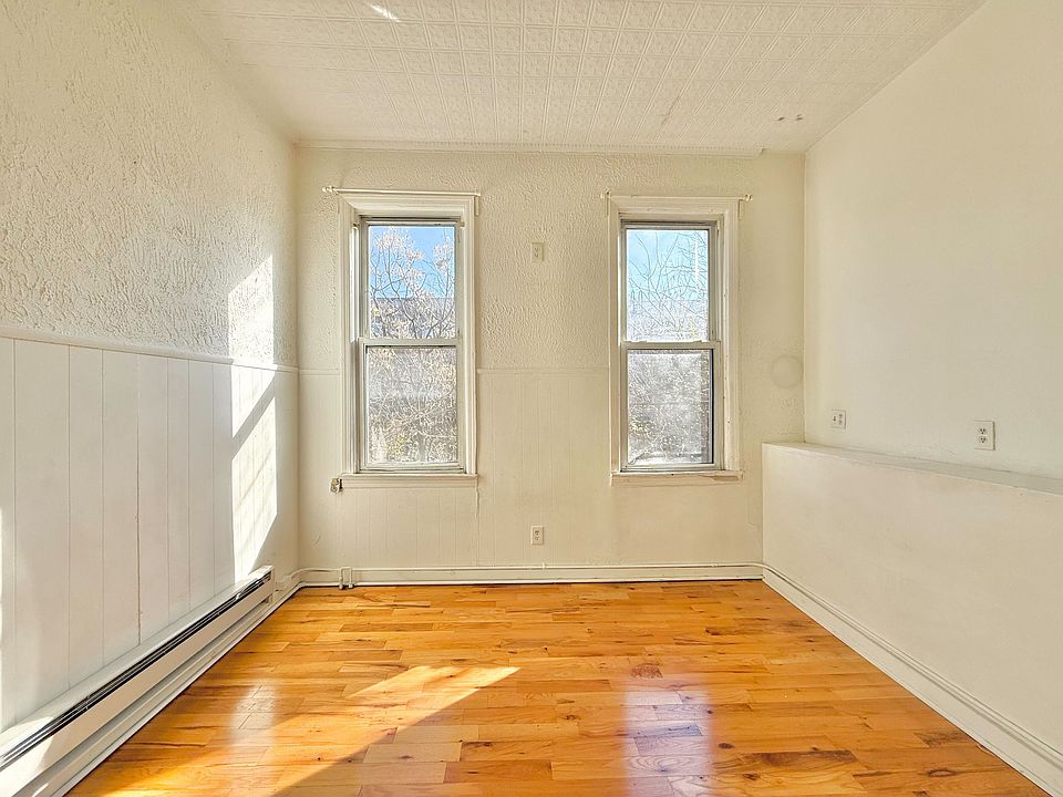 1st image of 306 Troutman St #3