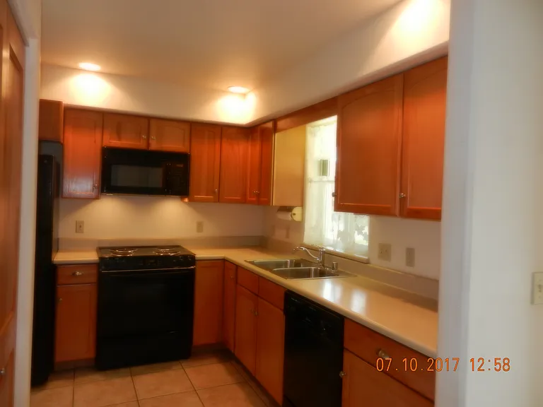 24 Brookstone Ct #24 — Photo 14