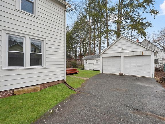 3rd image of 16 Fenimore Blvd