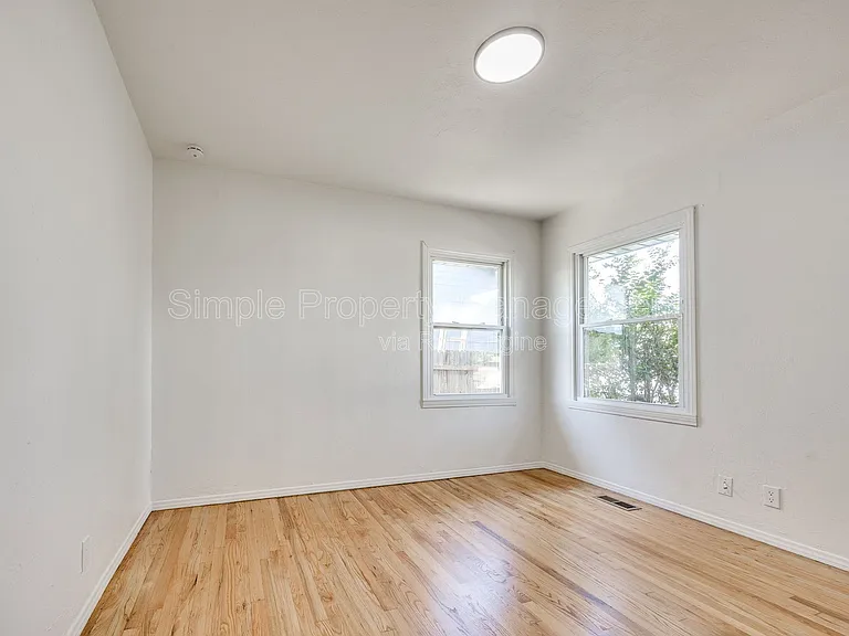 4608 N Libby Ave — Photo 20