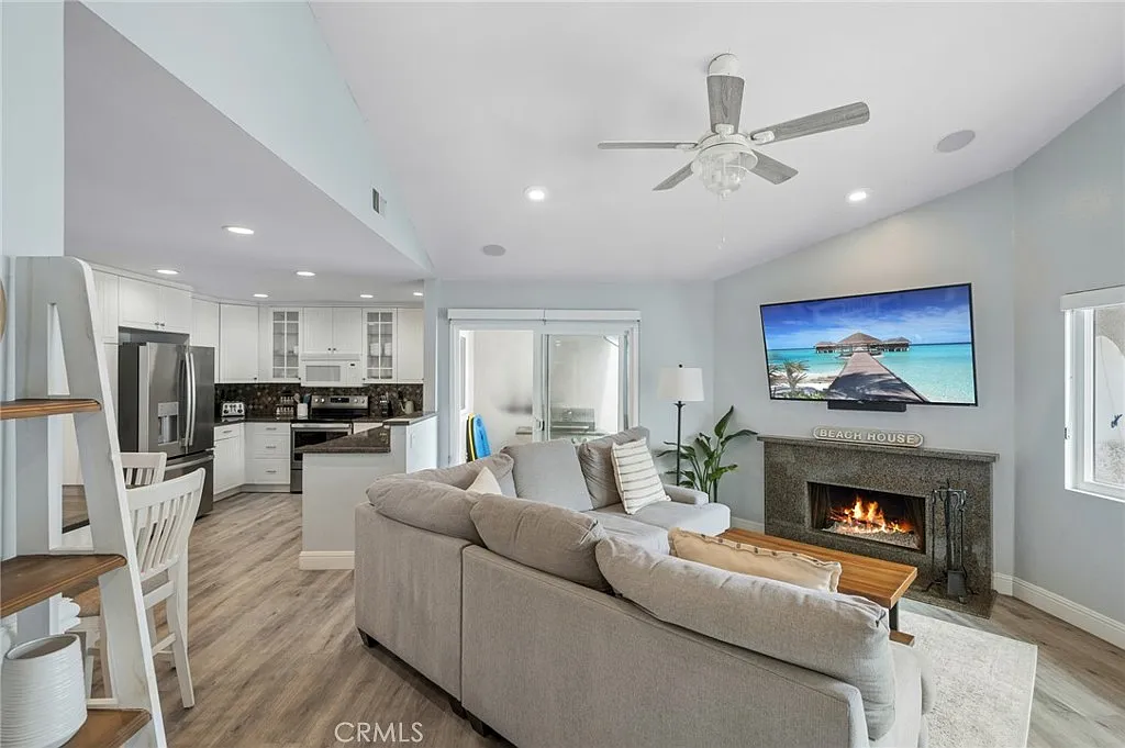 3 bed, 1235 sqft, $6,500 — Photo 1