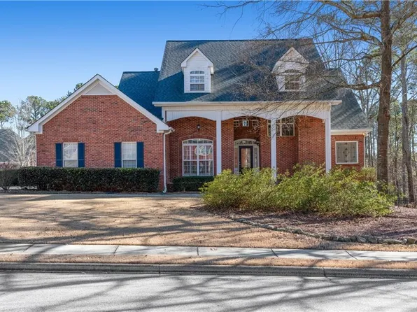 938 Edgewater Dr, Loganville, GA 30052