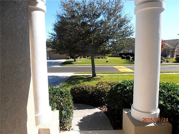 5th image of 582 Woodford Dr