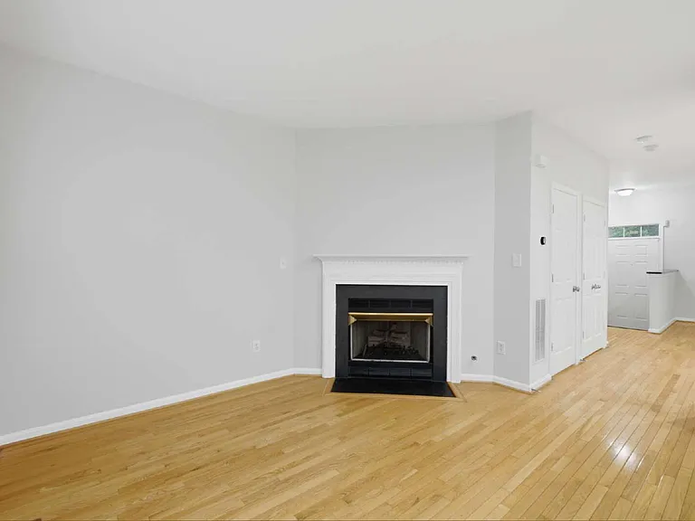 45570 Trestle Ter — Photo 7