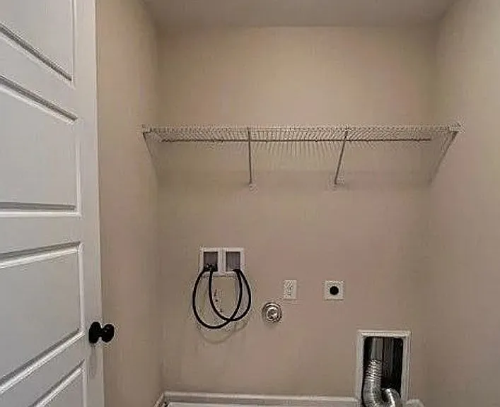 44 Salisbury Ln — Photo 10