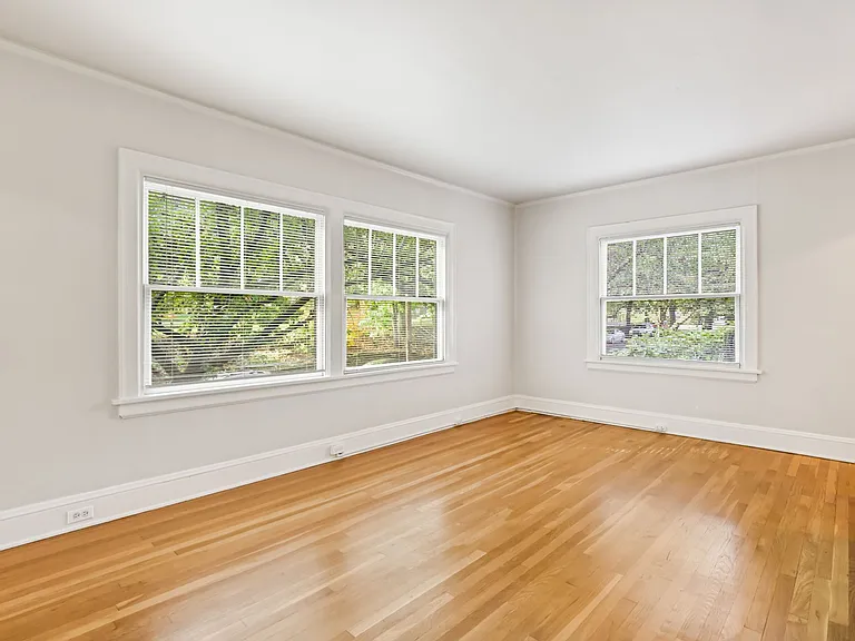 Forest and Garden Apartments — Photo 14