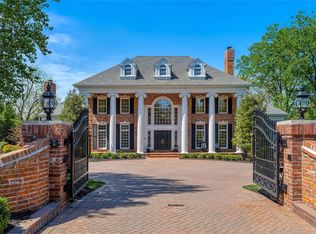 2307 N Geyer Rd, Saint Louis, MO 63131