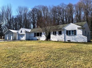 227 Purdytown Tpke, Lakeville, PA 18438