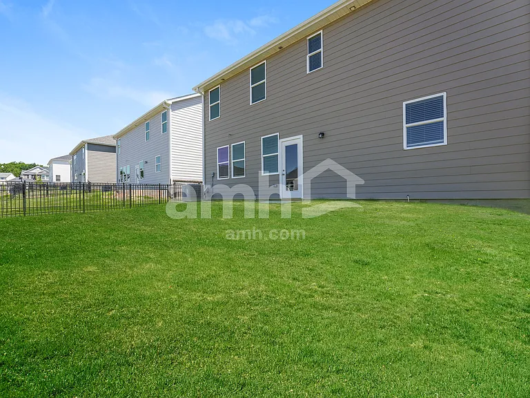 3347 Emzy Dr — Photo 15