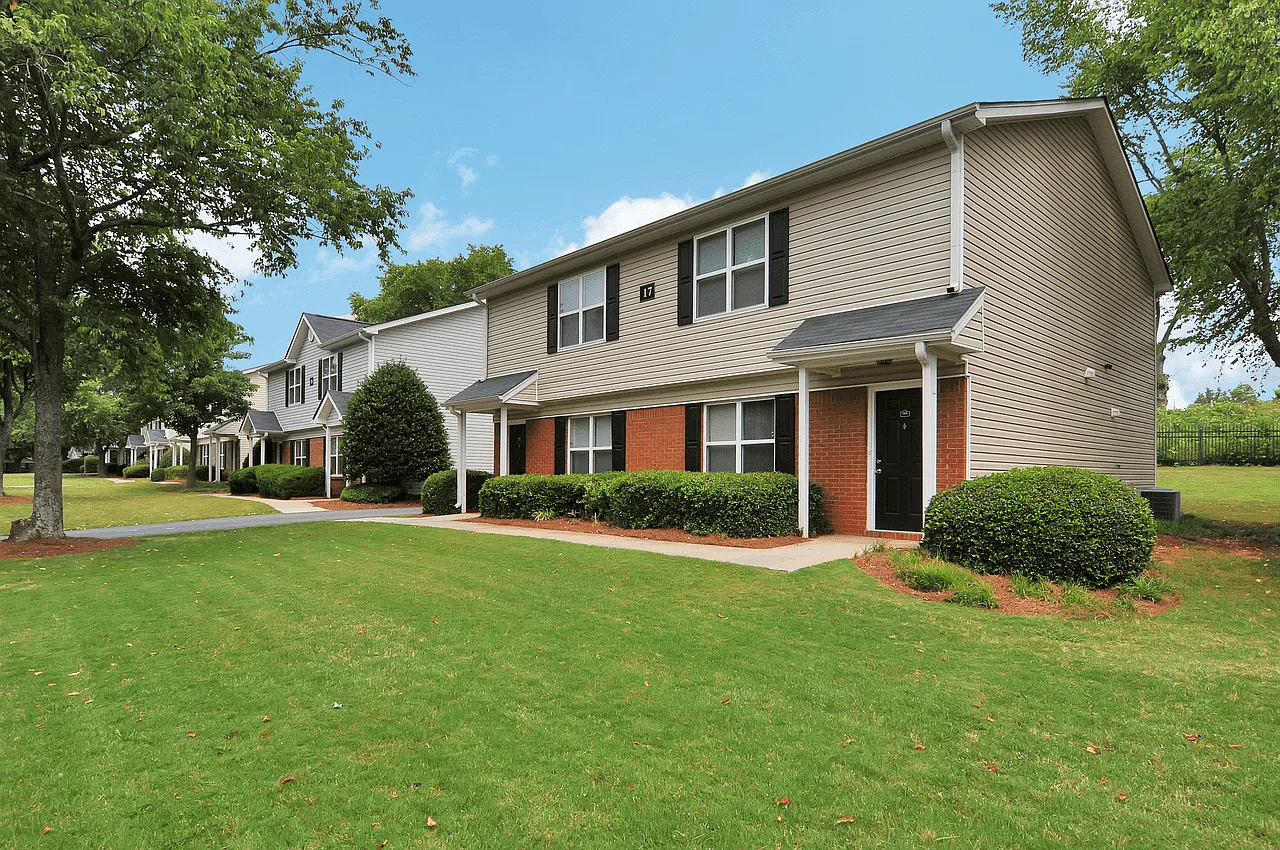 Villas at Lakewood Apartment Homes — Photo 3