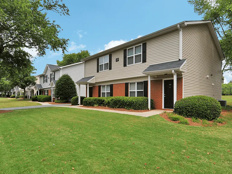 Villas at Lakewood Apartment Homes — Photo 3
