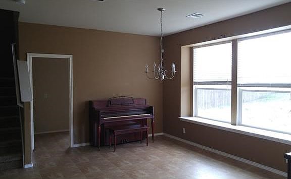 3rd image of 307 Grutsch Dr