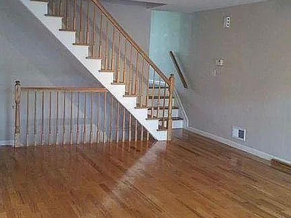 2nd image of 231 Wellington Ct