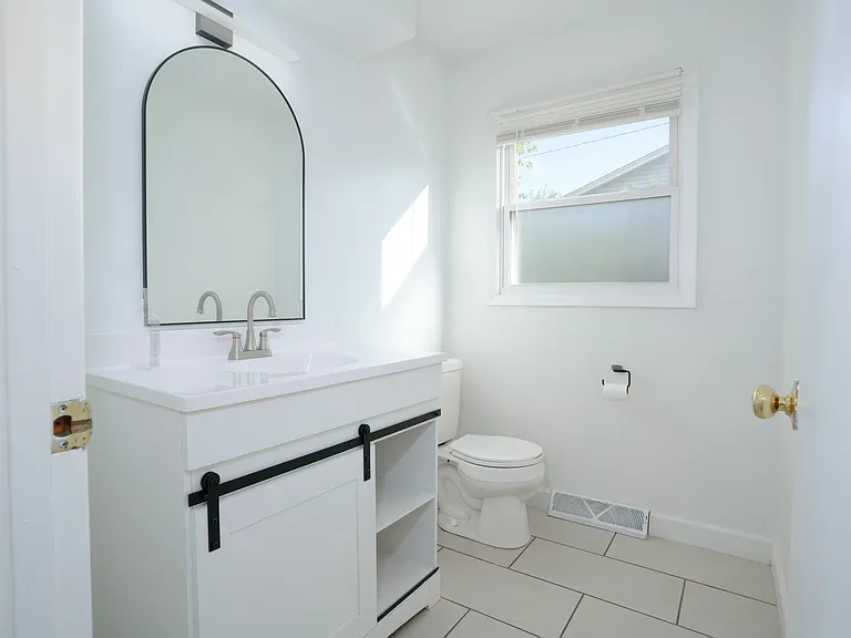Josephine St — Photo 11